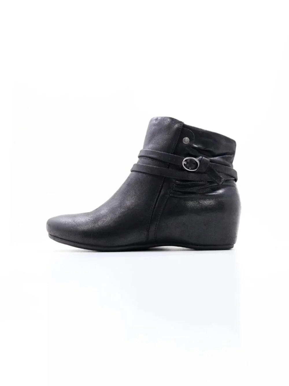 BareTraps saraya black
